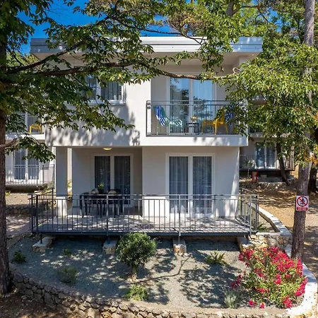Holiday home 2 Bedroom Beautiful Home In Kraljevica