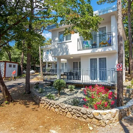 2 Bedroom Beautiful Home In Kraljevica Holiday home *