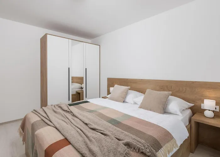 2 Bedroom Beautiful Home In Kraljevica كلارجيفيكا