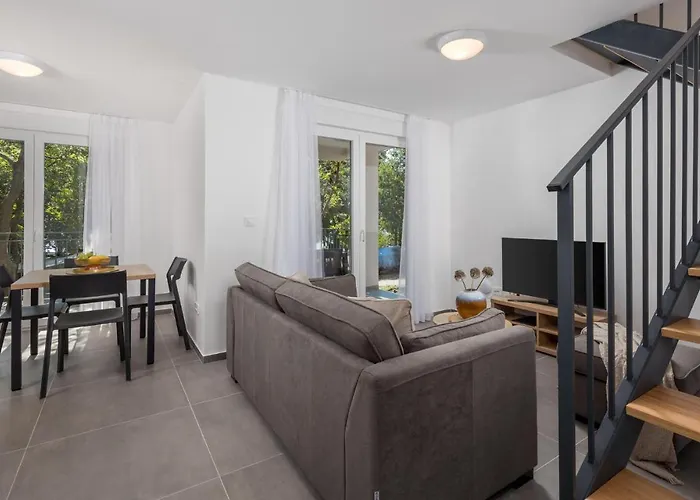 2 Bedroom Beautiful Home In Kraljevica Holiday home