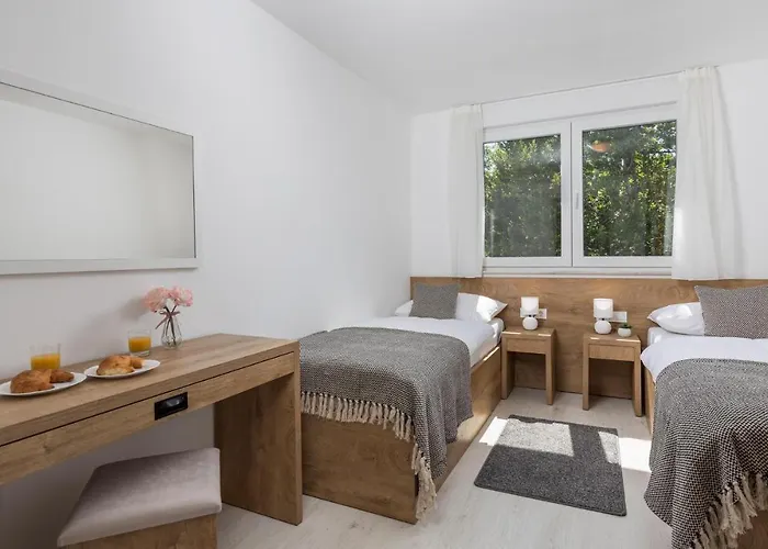 2 Bedroom Beautiful Home In Kraljevica بيت للعطل كلارجيفيكا