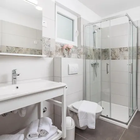 Gorgeous Home In Kraljevica With House Sea View Дом отдыха *